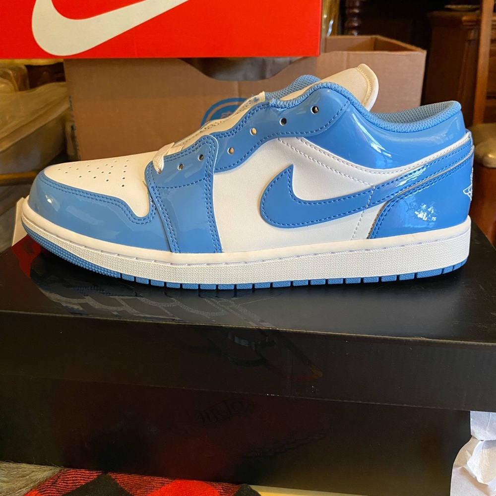 Air Jordan 1 low legend